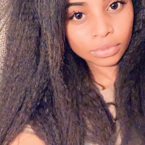 Meet your Posher, Aprille